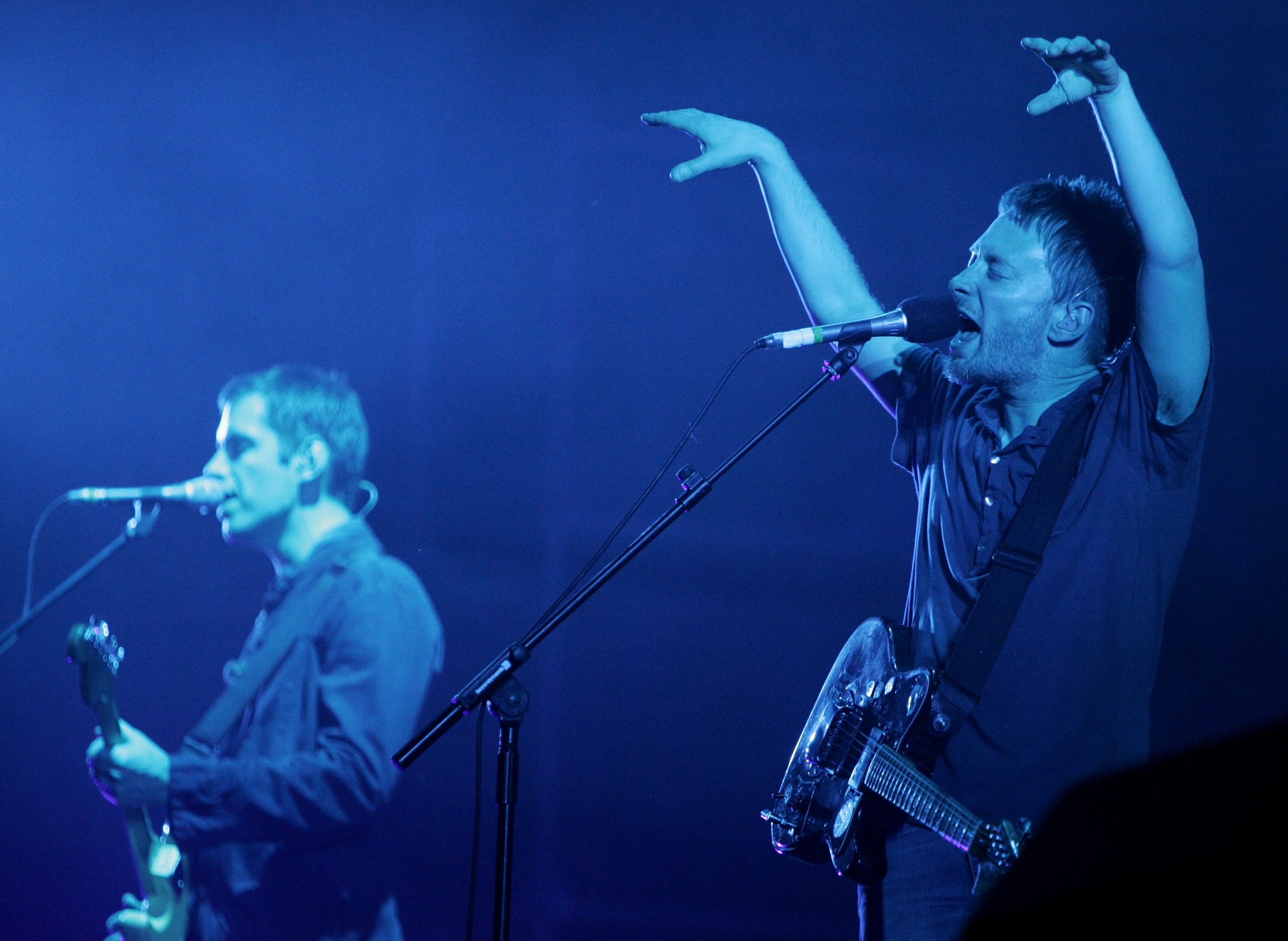 Radiohead's Thom Yorke & Ed O'Brien on stage
