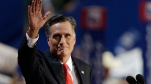 mitt romney waving to a crowd