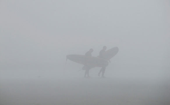 surfers-foggy-morning